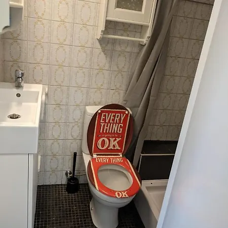 Met Frontaal Zeezicht * מידלקרק