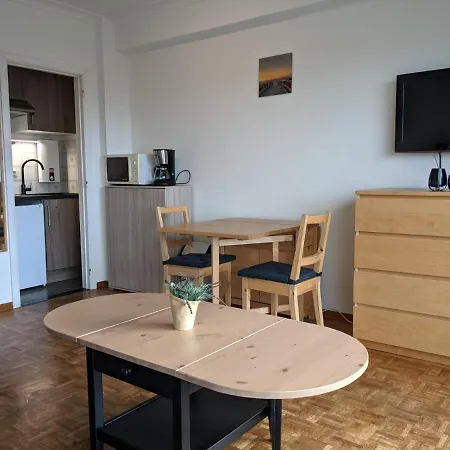 Met Frontaal Zeezicht *