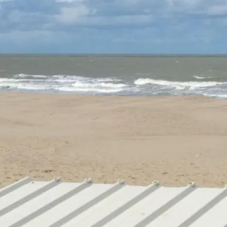 Met Frontaal Zeezicht * Middelkerke